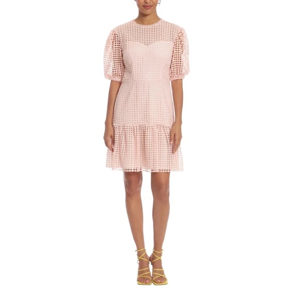 Donna Morgan Dresses & Skirts - NWT Donna Morgan Short Lace Puff Sleeve Cocktail Dress - size 16